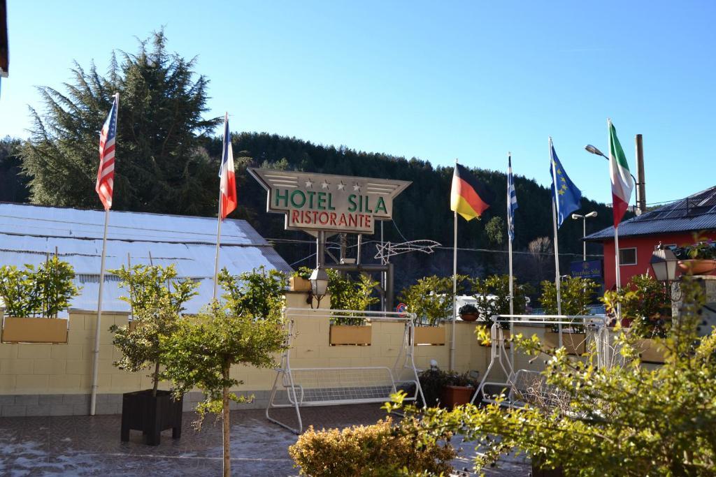 Hotel Sila กามิลยาเตลโล ซีลาโน ภายนอก รูปภาพ